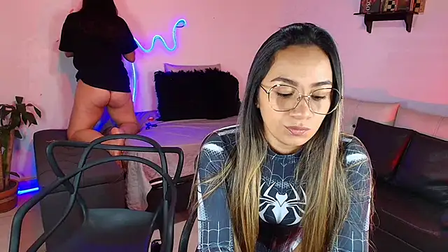 Jules n Gia online show from February 23, 9:16 pm