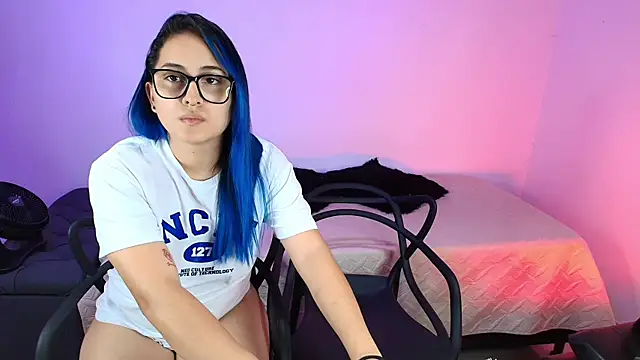 Jules n Gia online show from March 21, 9:01 pm