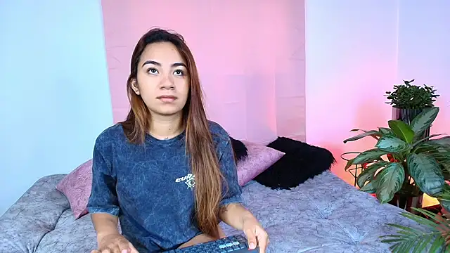 Jules n Gia online show from November 1, 5:37 pm