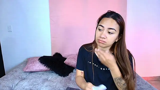 Jules n Gia online show from November 2, 2:19 pm