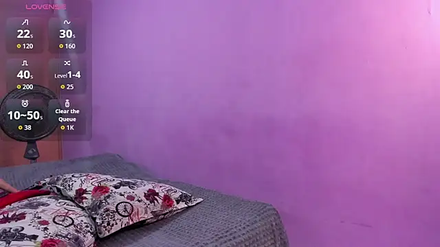 Snapshot of ambersmitx chatting on October 23, 2:27 pm ambersmitx online show from October 23, 2:27 pm