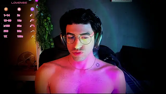 Snapshot of newjeff chatting on October 12, 10:31 pm newjeff online show from October 12, 10:31 pm