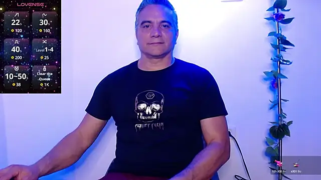 Snapshot of golden_punisher chatting on March 19, 4:57 am golden punisher online show from March 19, 4:57 am