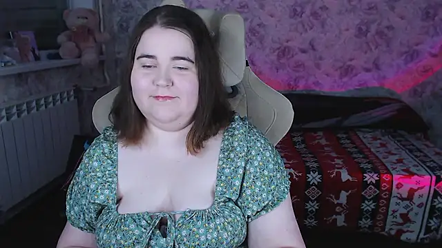 Estelle Hicks online show from March 8, 6:23 pm