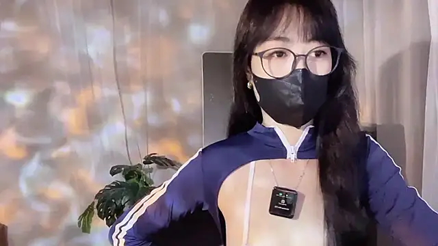 Snapshot of _minji_bae chatting on October 1, 5:41 pm minji bae online show from October 1, 5:41 pm