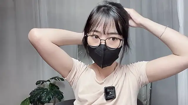 Snapshot of _minji_bae chatting on October 8, 5:54 pm minji bae online show from October 8, 5:54 pm