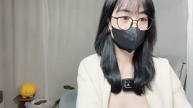 Snapshot of _minji_bae chatting on October 23, 5:44 pm minji bae online show from October 23, 5:44 pm