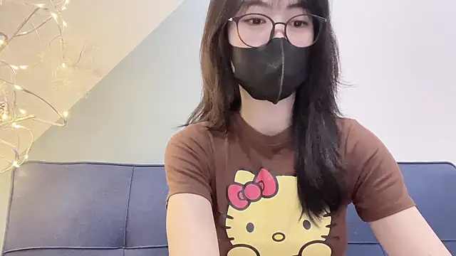 Snapshot of _minji_bae chatting on December 4, 2:26 pm minji bae online show from December 4, 2:26 pm