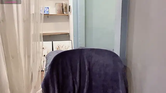 Snapshot of _minji_bae chatting on December 15, 6:23 pm minji bae online show from December 15, 6:23 pm