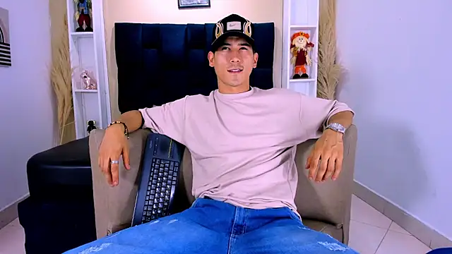 Snapshot of Jhonn_Rhyss chatting on October 17, 1:20 am Jhonn Rhyss online show from October 17, 1:20 am