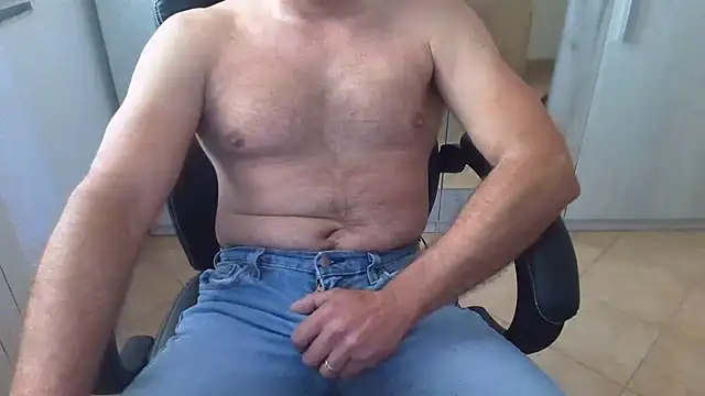 Snapshot of cocco1980xxxx chatting on May 19, 6:42 am cocco1980xxxx online show from May 19, 6:42 am