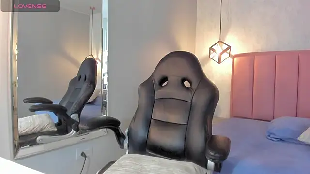 SUNNYCYRUS online show from October 20, 12:27 pm