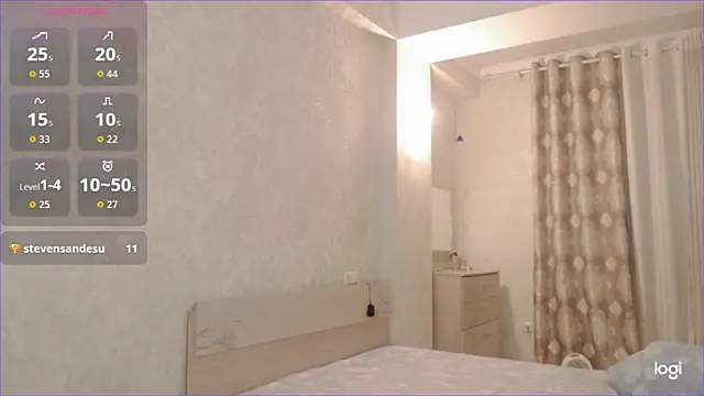 Snapshot of TumiLio chatting on February 14, 1:19 pm TumiLio online show from February 14, 1:19 pm