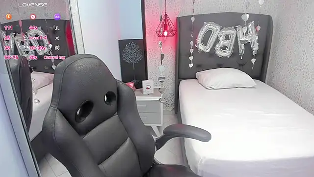 SUZETMONACO online show from November 22, 7:35 pm