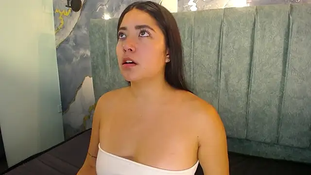 Snapshot of Susy_thomson chatting on December 17, 9:21 pm Susy thomson online show from December 17, 9:21 pm