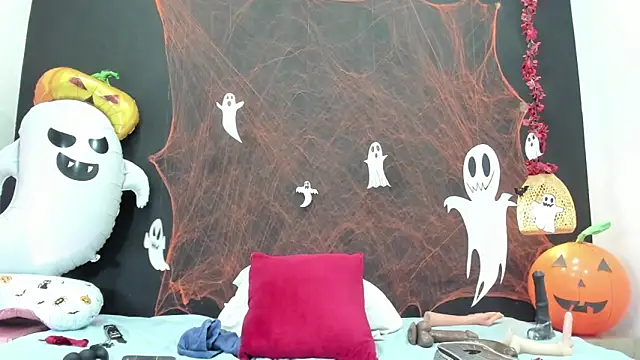 Snapshot of Luna_smit08 chatting on October 28, 7:27 pm Luna smit08 online show from October 28, 7:27 pm