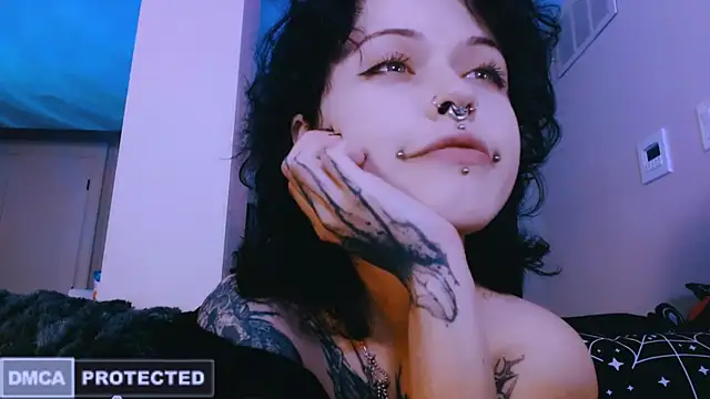 NaughtyLittleFox online show from April 28, 5:45 am
