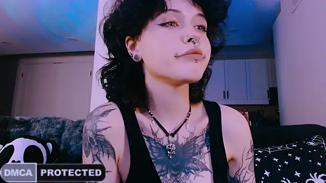 NaughtyLittleFox online show from May 7, 3:23 am
