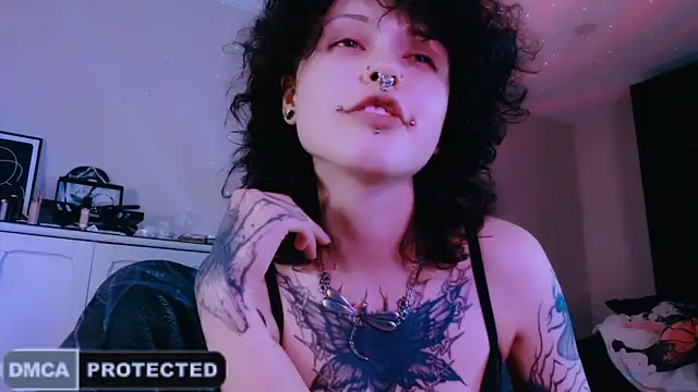 NaughtyLittleFox online show from May 31, 5:37 am