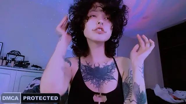 NaughtyLittleFox online show from June 7, 2:48 am