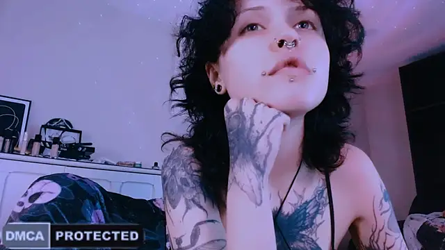 NaughtyLittleFox online show from June 8, 6:25 am