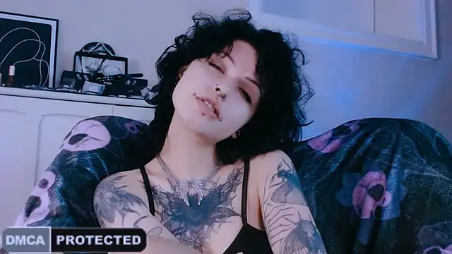NaughtyLittleFox online show from June 12, 3:27 am