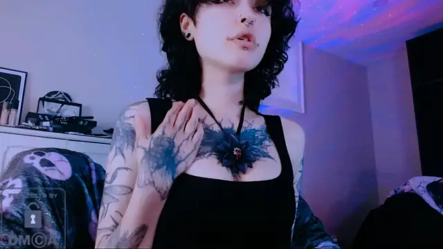 NaughtyLittleFox online show from June 20, 4:37 am