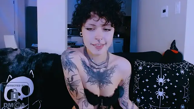 NaughtyLittleFox online show from July 7, 4:48 am