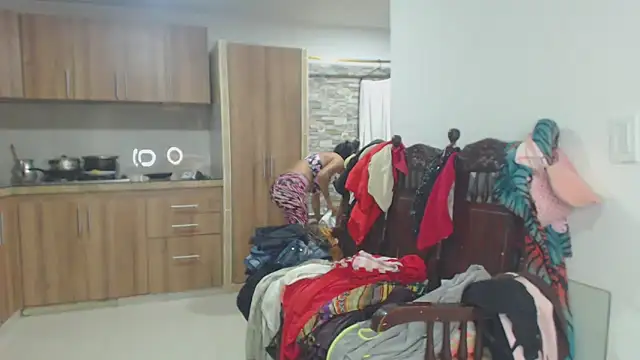 Snapshot of brigitht chatting on January 5, 12:42 am brigitht online show from January 5, 12:42 am