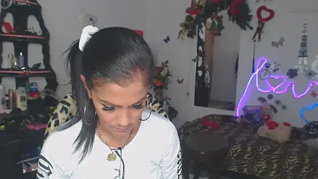 Snapshot of brigitht chatting on January 15, 11:30 pm brigitht online show from January 15, 11:30 pm