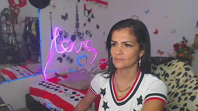Snapshot of brigitht chatting on February 1, 3:52 am brigitht online show from February 1, 3:52 am