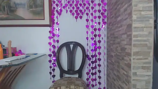 Snapshot of brigitht chatting on February 28, 8:28 pm brigitht online show from February 28, 8:28 pm