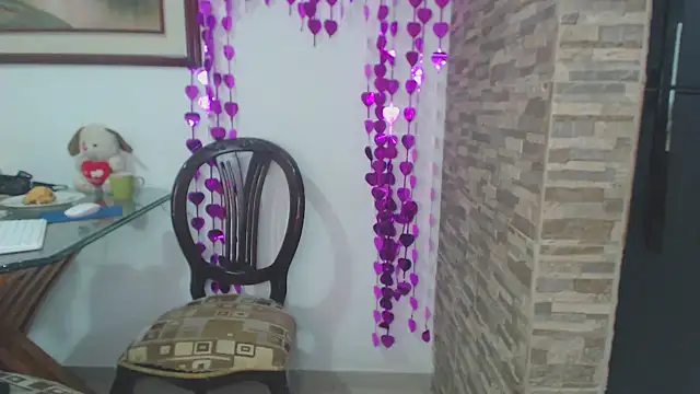Snapshot of brigitht chatting on March 12, 7:35 am brigitht online show from March 12, 7:35 am