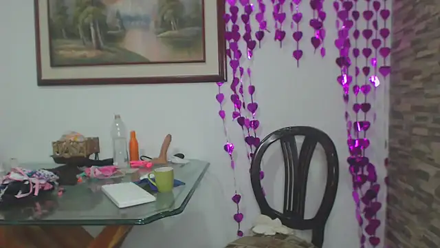 Snapshot of brigitht chatting on March 20, 12:19 am brigitht online show from March 20, 12:19 am
