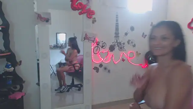 Snapshot of brigitht chatting on September 14, 3:33 pm brigitht online show from September 14, 3:33 pm