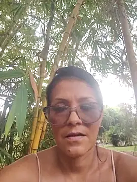 Snapshot of brigitht chatting on April 8, 9:04 pm brigitht online show from April 8, 9:04 pm