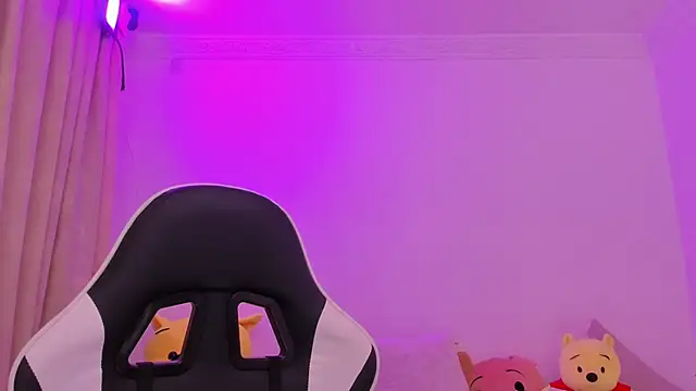 shanel taylor online show from December 5, 3:20 pm