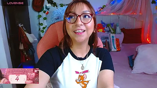 Snapshot of Littlerouse_ chatting on July 9, 7:56 am Littlerouse online show from July 9, 7:56 am