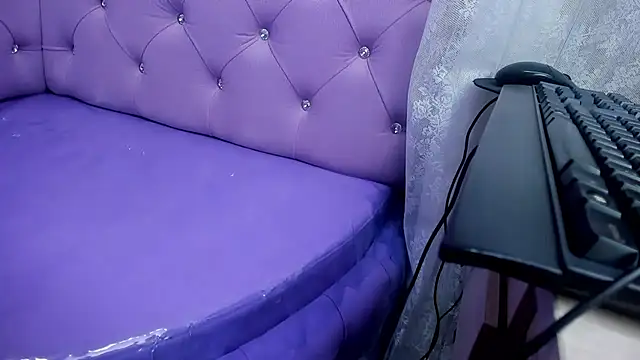 Snapshot of celeste_blue69 chatting on December 3, 8:16 am celeste blue69 online show from December 3, 8:16 am