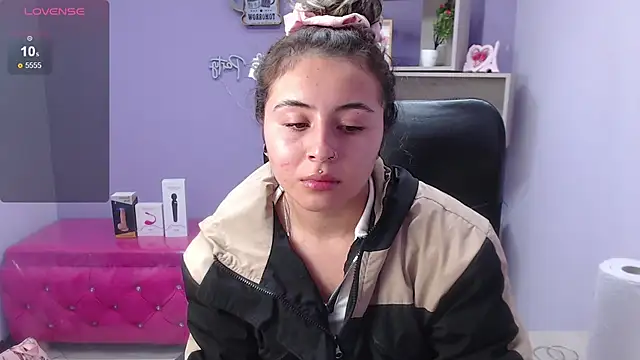 Snapshot of celeste_blue69 chatting on January 20, 9:24 am celeste blue69 online show from January 20, 9:24 am
