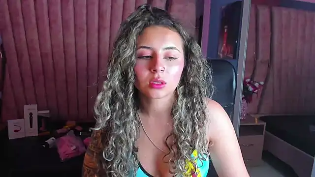 Snapshot of celeste_blue69 chatting on February 8, 3:41 am celeste blue69 online show from February 8, 3:41 am