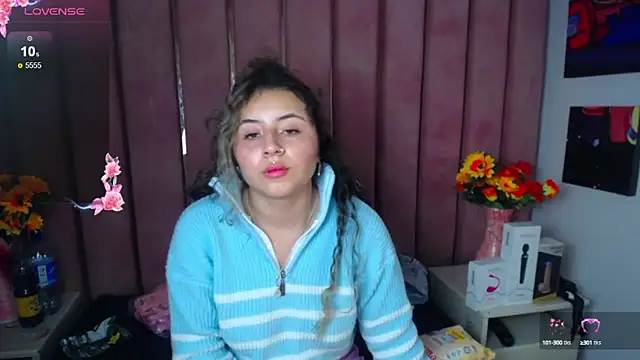 Snapshot of celeste_blue69 chatting on February 12, 6:51 am celeste blue69 online show from February 12, 6:51 am