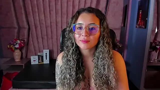 Snapshot of celeste_blue69 chatting on February 13, 3:18 am celeste blue69 online show from February 13, 3:18 am