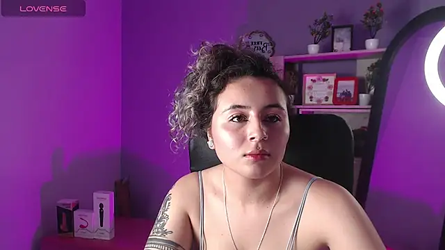 Snapshot of celeste_blue69 chatting on March 8, 5:49 am celeste blue69 online show from March 8, 5:49 am