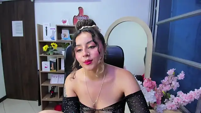 Snapshot of celeste_blue69 chatting on September 18, 3:08 am celeste blue69 online show from September 18, 3:08 am