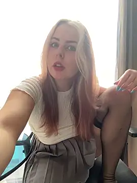 Livewithlucy online show from January 17, 8:34 am