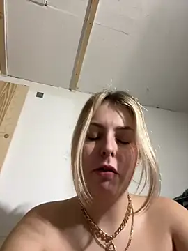 Livewithlucy online show from March 12, 3:07 pm