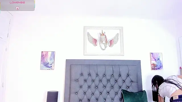 manu lara online show from October 3, 12:02 pm