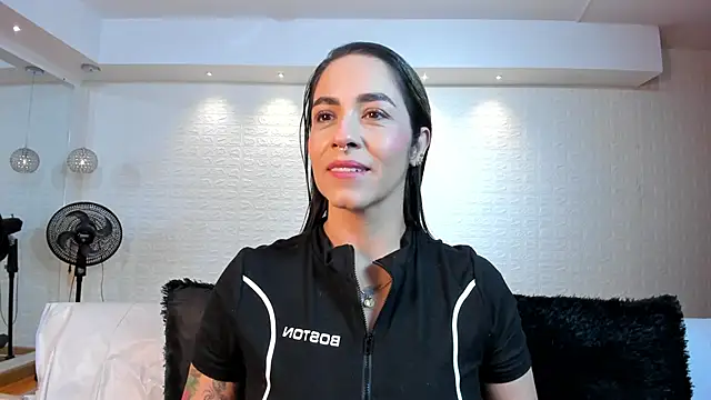 Snapshot of violet_scott chatting on October 1, 10:54 am violet scott online show from October 1, 10:54 am