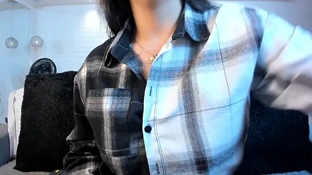 Snapshot of violet_scott chatting on October 6, 10:45 am violet scott online show from October 6, 10:45 am